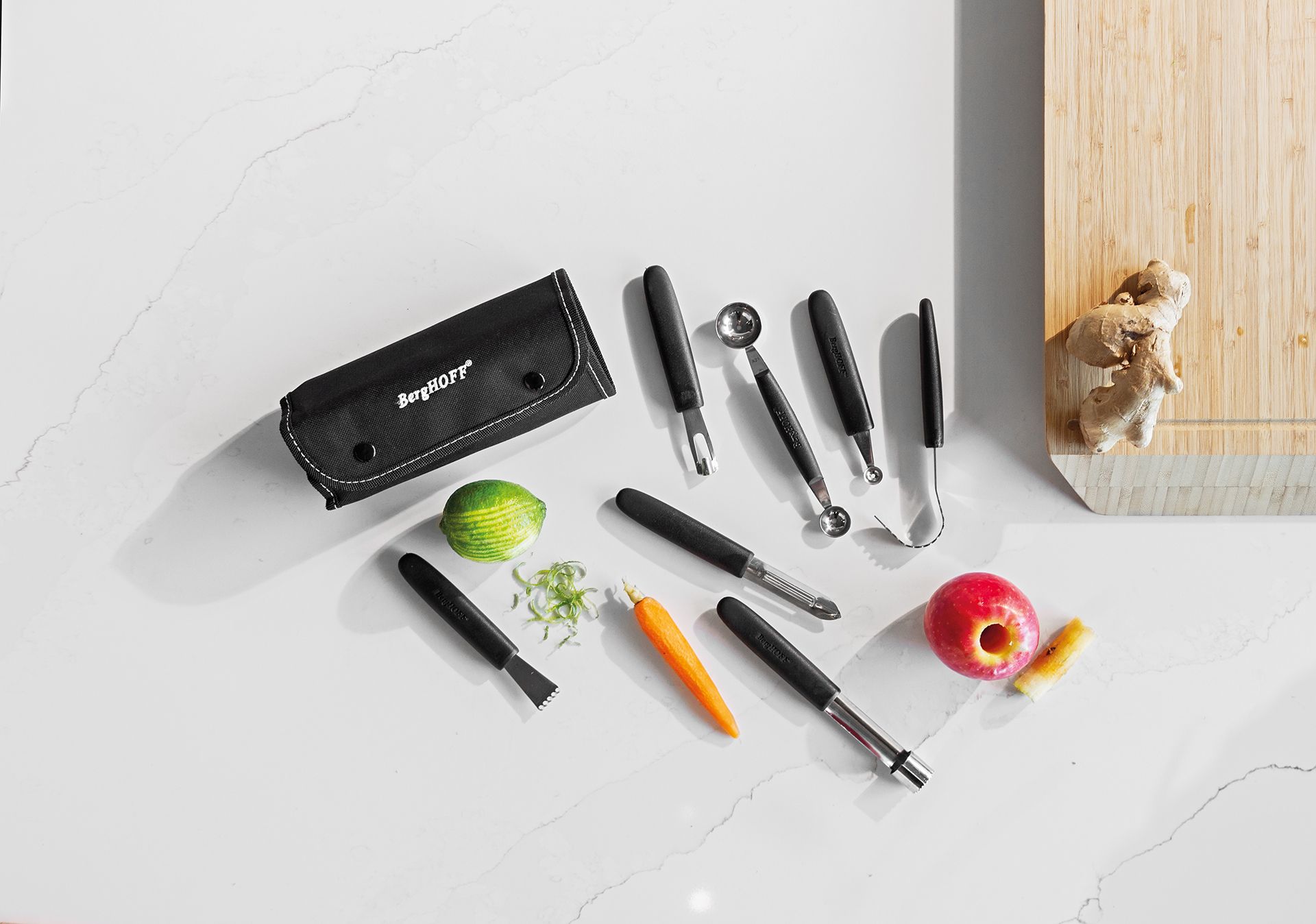 8-dielna sada na vykrajovanie v taške