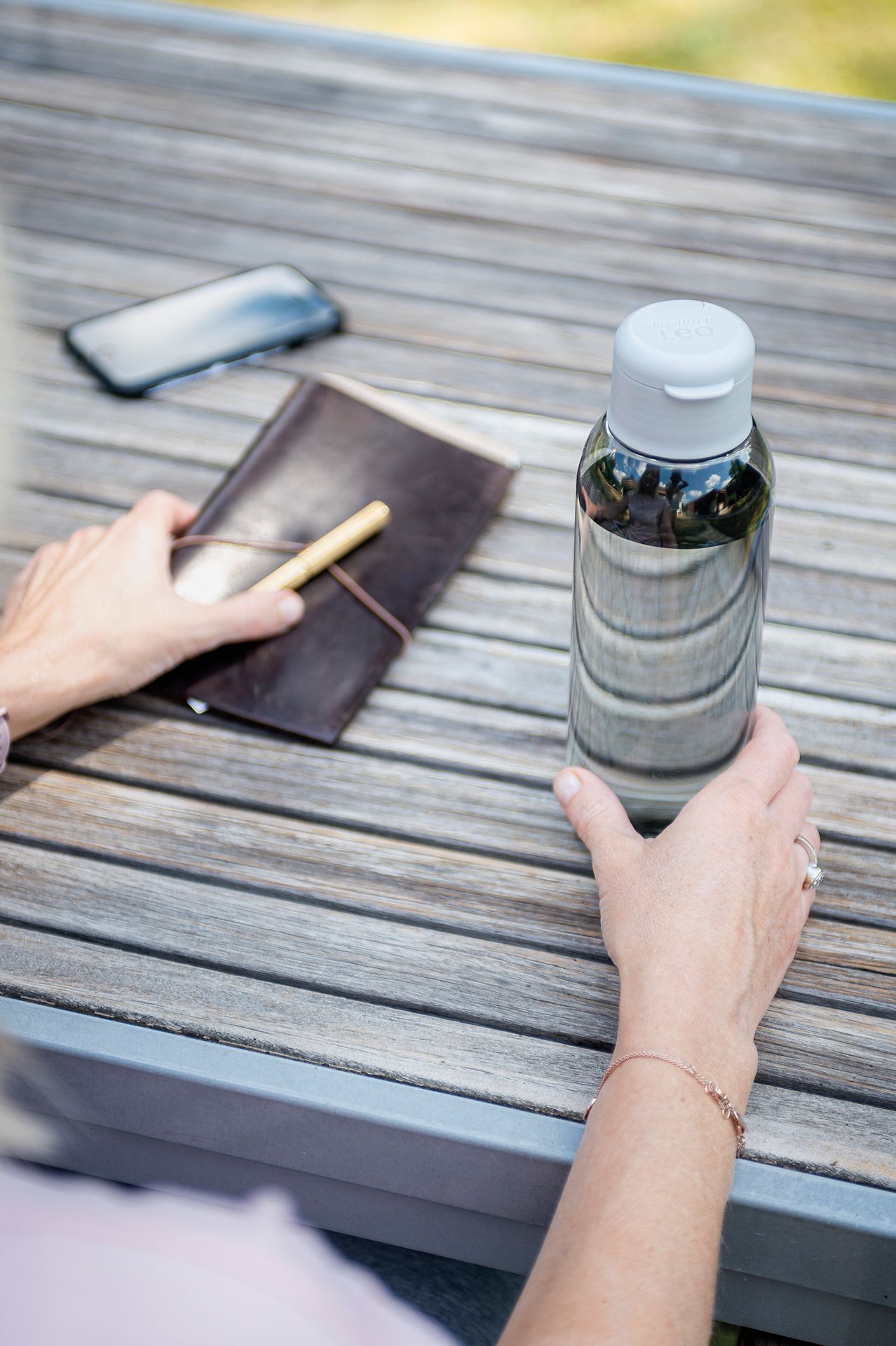 Fľaša na vodu (sivá)