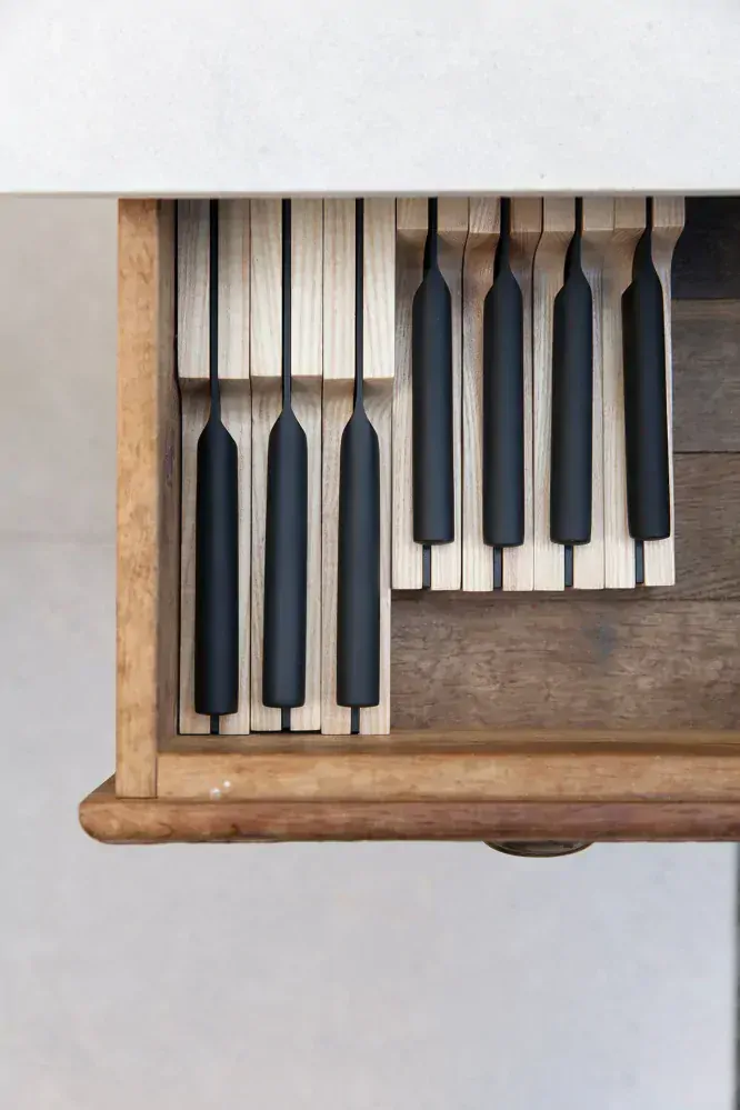 Nôž Kuro Santoku 16cm