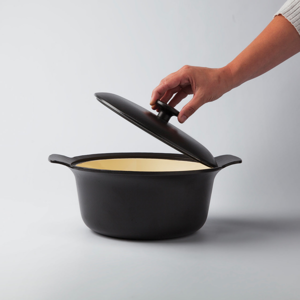 Hrniec Ron s pokrievkou 24cm 4,2l (čierny)