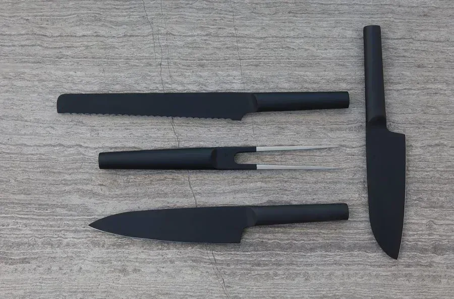 Nôž Kuro na chlieb 23 cm - Essentials