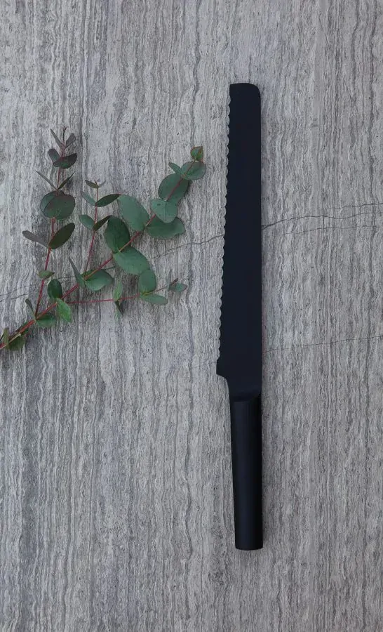 Nôž Kuro na chlieb 23 cm - Essentials