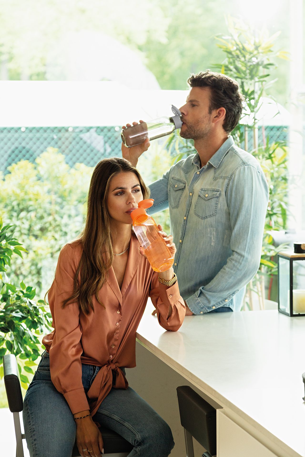 Fľaša na vodu (sivá)