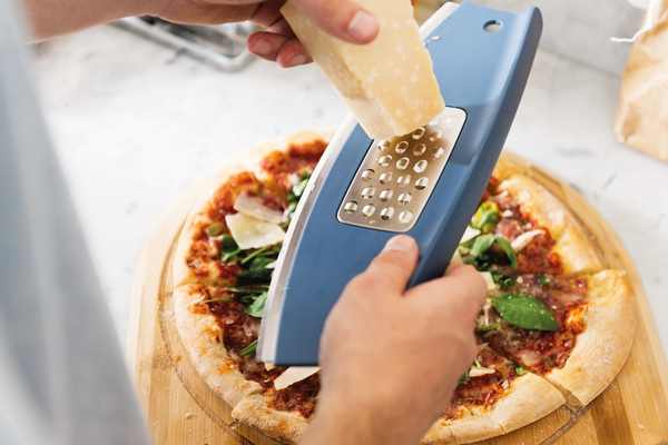 Pizza krájač a strúhadlo LEO