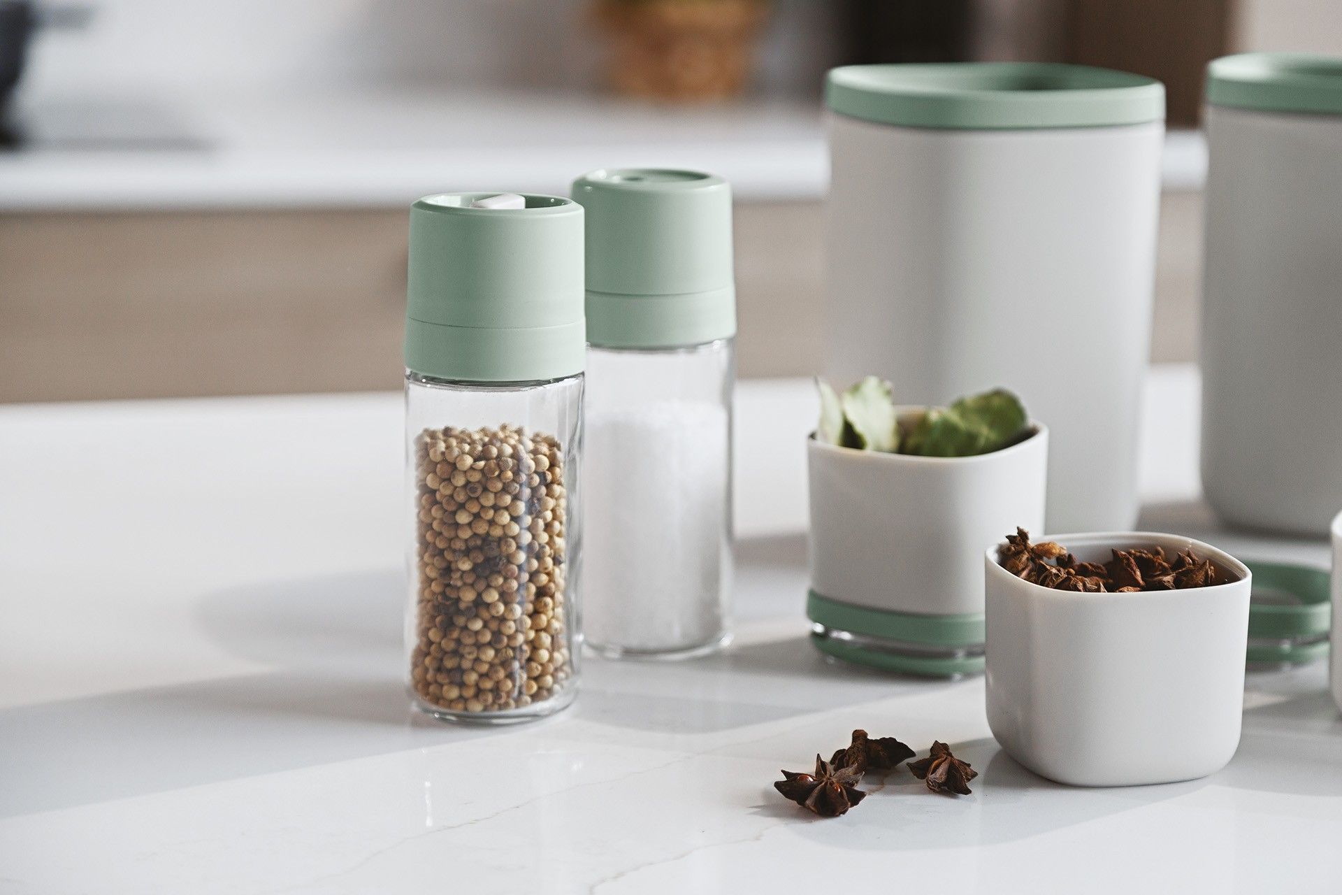 2-dielna sada mlynčekov a trepačiek Balance