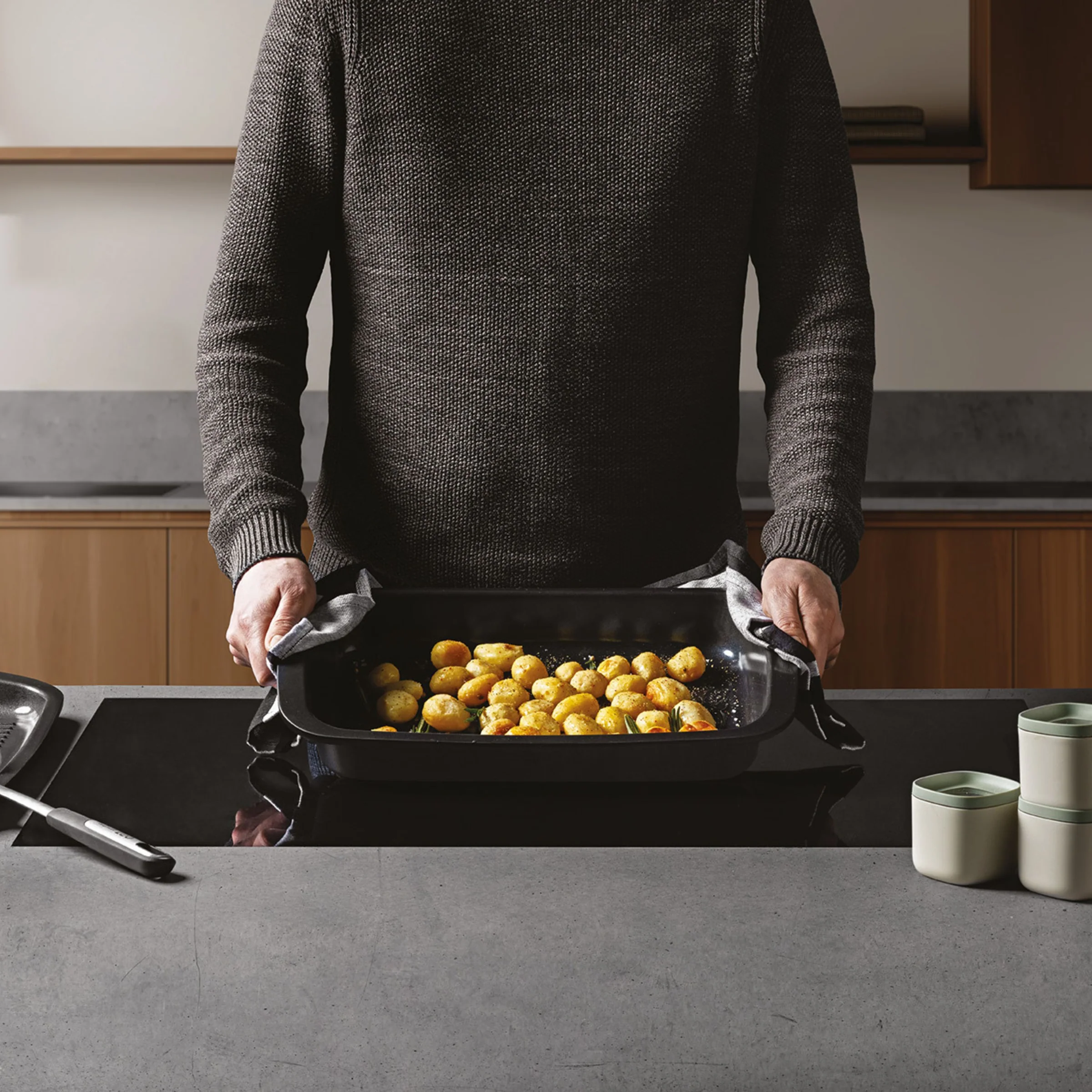 BergHOFF Pekáč Graphite nepriľnavý hliníkový liaty s odnímateľným roštom