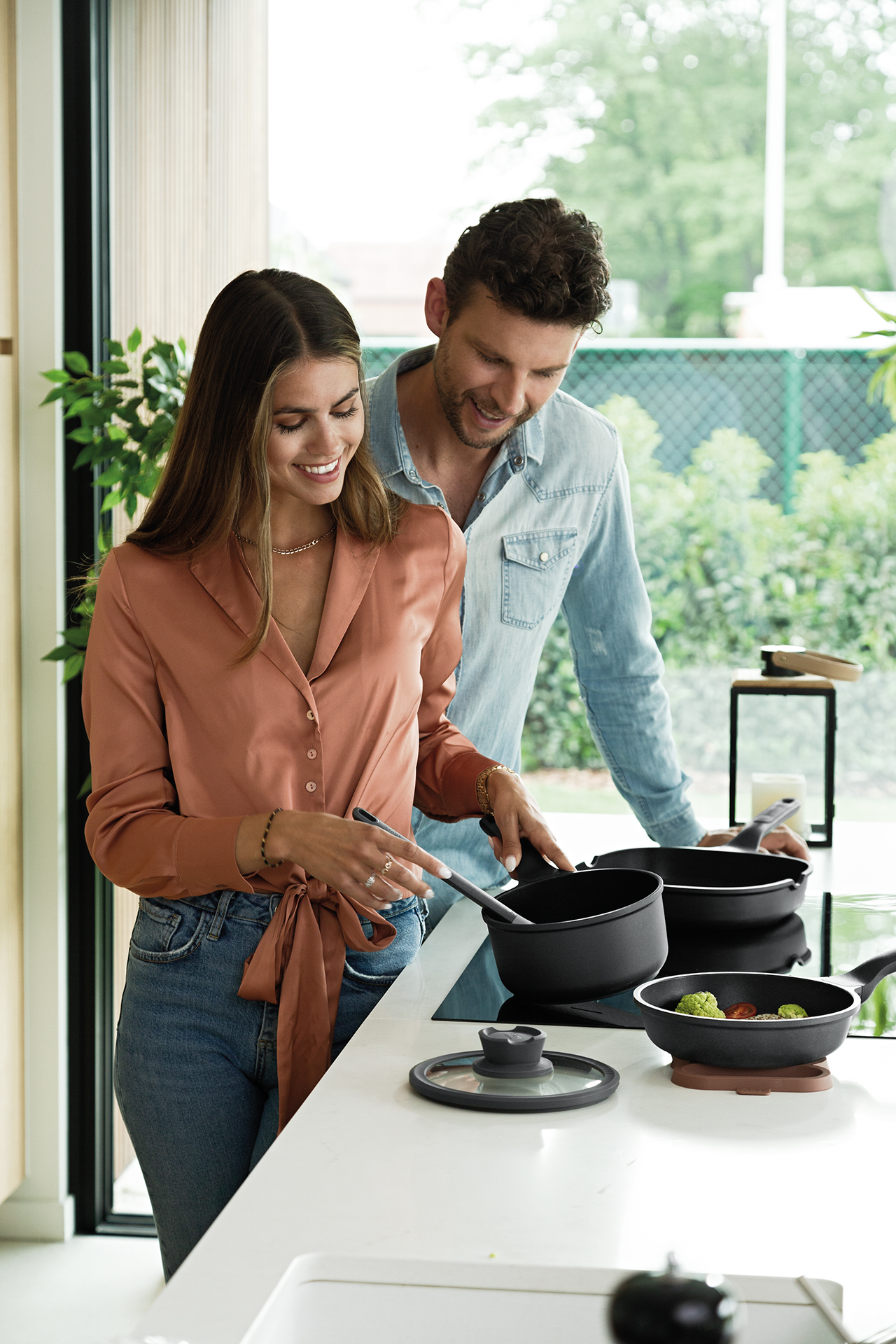 Randlík Stone s pokrievkou 18 cm 2 l - Leo